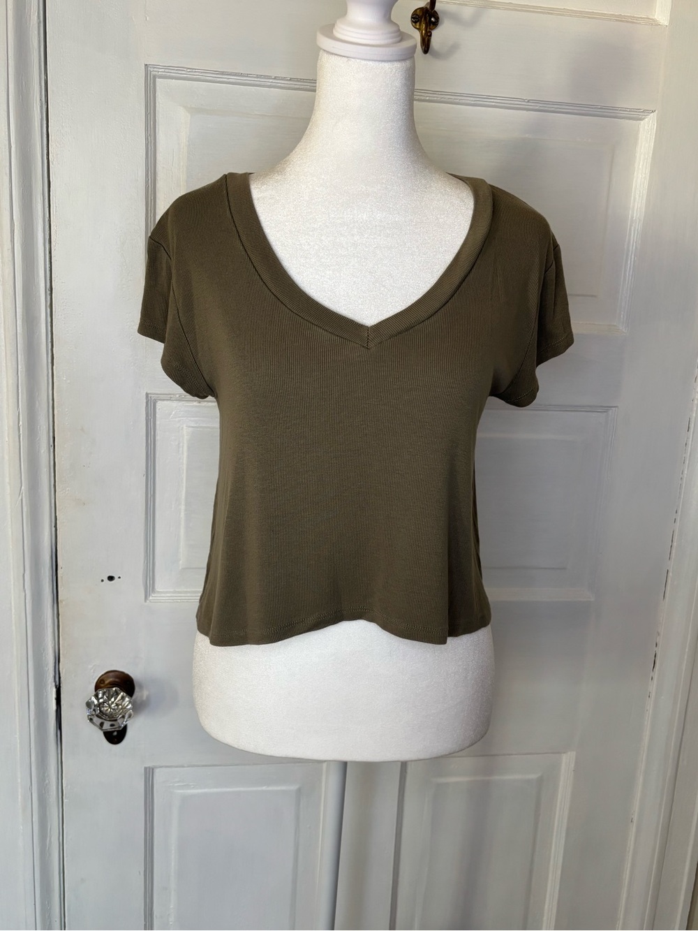 Vici Olive Ribbed V-Neck Cropped Short Sleeve Top